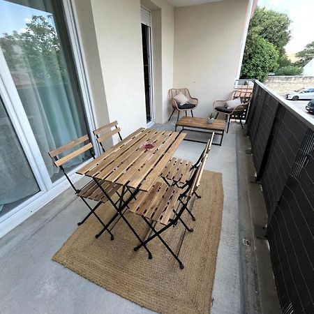 Joli Appt 45 M2 Avec Terrasse Apartamento Lunel  Exterior foto