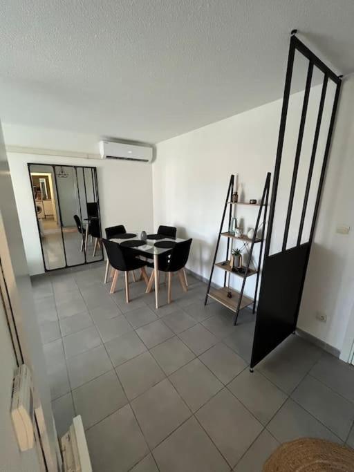 Joli Appt 45 M2 Avec Terrasse Apartamento Lunel  Exterior foto